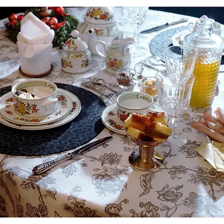 La Gloire De Motte A Faulx