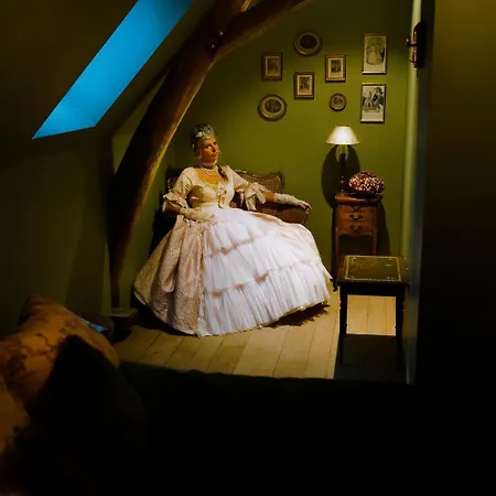 La Gloire De Motte A Faulx